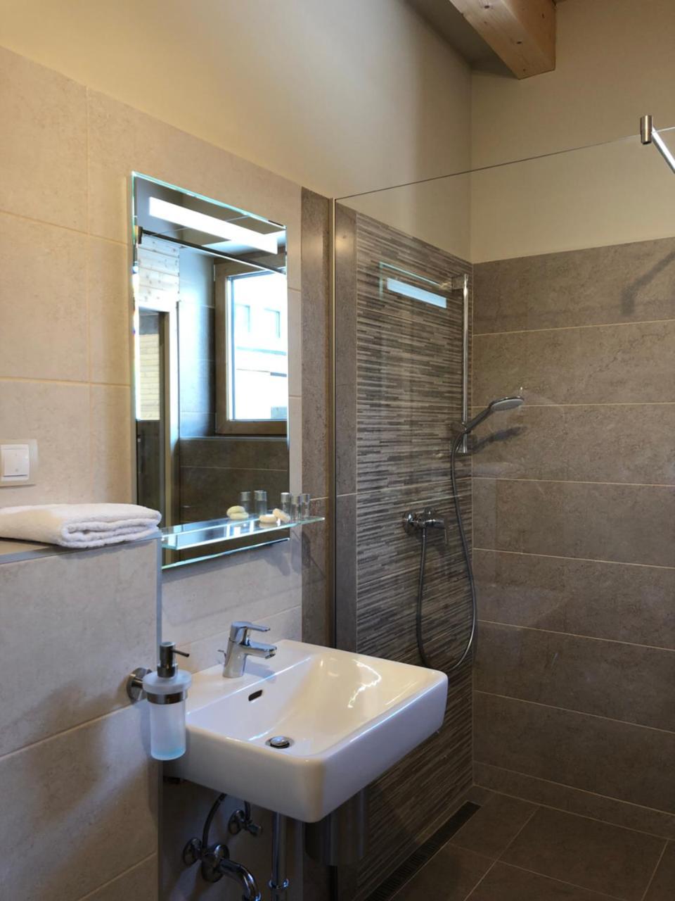 Hs - Rockhaus Aparthotel Пругерн Екстериор снимка